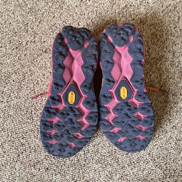 Hoka Speedgoat 5 Women’s shoes - Picture 4 of 8